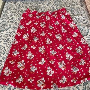 Flowery and flirty floral skirt with elastic band 🌸